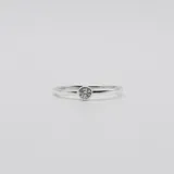 Anillo de plata 925 con circonia engarzada.
