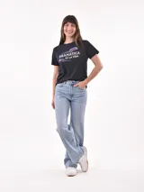 Remera lila con estampado frontal con la frase "Gracias por nada".