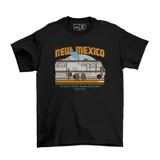 Remera de algodón negro con estampado gráfico inspirado en la serie, que presenta una casa rodante y el lema 'Visit New Mexico'.