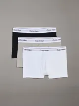 Pack de tres bóxers ajustados Calvin Klein Icon Cotton Stretch, en color negro, gris y blanco. Confeccionados en algodón elástico y cintura elástica con logo Calvin Klein.