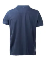 Remera polo color salmón de piqué de algodón orgánico, corte regular, con cuello clásico y tapeta de dos botones.