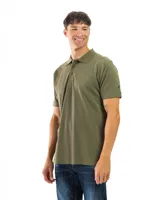 Remera polo verde con cuello y mangas con borde blanco, confeccionada en algodón.