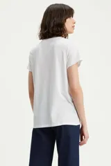 Remera de algodón blanca de calce estándar con logo Levi's Batwing estampado en rojo en el pecho.