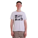 Remera de manga corta color blanco roto, con cuello redondo y un estampado gráfico en el pecho que incluye la palabra "UTILITY" en rojo y varias imágenes en blanco y negro de estadios o estructuras urbanas.