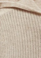 Jersey de punto color beige, con capucha, manga larga y corte ajustado.