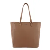 Bolso tipo tote color marrón con textura granulada, doble asa larga y detalle de tachas plateadas en los laterales.