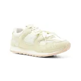 Championes deportivos American Sport Britania color crema con detalles en blanco, confeccionados en malla y material sintético.