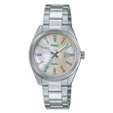 Reloj Casio plateado con pulsera de acero inoxidable, esfera nacarada y calendario.