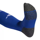 Medias largas de fútbol Adidas Adi, color azul con tres rayas horizontales blancas en la parte superior y logo de la marca en el frente.