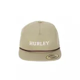 Gorra estilo trucker o snapback de color beige, con visera plana y cordón decorativo marrón cruzando el frente. Presenta el logo "HURLEY" bordado en blanco en el panel frontal.