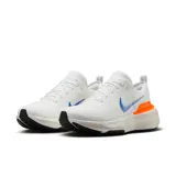 Championes de running Nike Invincible 3 Blueprint, color blanco con detalles en azul y naranja.