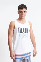 Musculosa blanca con estampado en el frente con la palabra "FUTURE" en letras mayúsculas de color negro y celeste.