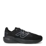 Championes de running New Balance modelo 413, color negro con logo gris en el lateral.