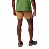 Short color arena con cinturón ajustable incorporado.