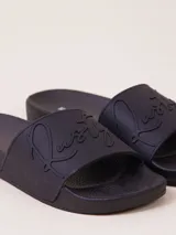Ojotas fucsias con tira ancha y diseño sencillo, ideal para uso diario.