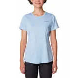 Remera deportiva Columbia color gris con estampado de líneas horizontales y logo de la marca en el pecho.