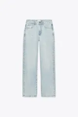 Pantalón de jean gris de corte recto, tiro alto y largo hasta el tobillo.
