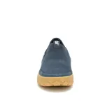 Zapatillas Caterpillar Hex Slip On color azul marino, sin cordones, de gamuza con suela de goma color caramelo.