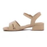 Sandalias de cuero sintético color almendra, con tira ancha sobre los dedos, pulsera al tobillo con hebilla dorada y taco bajo cuadrado.