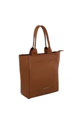 Cartera tipo tote bag de cuero sintético negro con textura granulada, asas de mano y cierre de cremallera. Incluye un bolsillo exterior y el logo de la marca en la parte frontal.