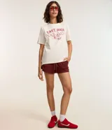 Remera blanca de algodón con estampa roja de East High School, el logo de los Wildcats y la leyenda 'Class of 2008'.