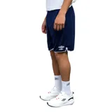 Short deportivo Umbro Strike para hombre, color azul marino con ribete blanco y logo de la marca en la pierna.