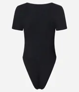 Body celeste de poliamida seamless con textura acanalada, cuello en V, mangas cortas y cierre en la entrepierna.