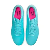 Championes de fútbol Nike Tiempo Legend 10 Academy, color celeste con detalles en blanco y rosa.