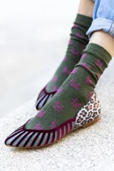 Ballerinas combinadas en punta y talón. Base de rejilla y tiras cortadas a láser en terciopelo de seda.