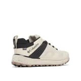 Zapatillas de senderismo Columbia Facet 75 Outdry, color negro con detalles en azul. Capellada de malla con superposiciones de TPU, tecnología OutDry™ impermeable y transpirable, sistema Navic Fit™ para mayor estabilidad, plantilla OrthoLite® Eco, entresuela TechLite™ Plush y suela Adapt Trax™ para tracción en terrenos secos o mojados.