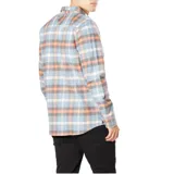 Camisa a cuadros celeste, naranja y gris, de manga larga, con dos bolsillos frontales con botón.