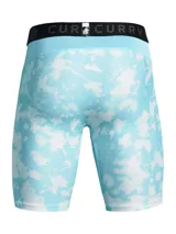 Short deportivo Under Armour con estampado abstracto en tonos naranja, amarillo y negro. Cintura elástica con logo Curry.