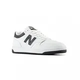 Championes urbanos New Balance modelo BB 480, color negro y blanco, con logo "N" característico en los laterales.