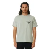 Remera de manga corta color verde con logo de la marca Rip Curl estampado en el pecho.