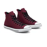 Championes Converse Chuck Taylor All Star Tec Tuff color bordó, de caña alta, con cordones negros y suela blanca.