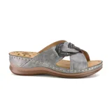 Sandalia casual color dorado con plataforma baja y detalle de flor con apliques brillantes.