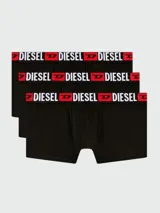 Bóxer negro de algodón con cintura elástica roja y logo "DIESEL" en blanco.