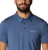 Polo de hombre Columbia Tech Trail, color blanco, de manga corta, con logo bordado en el pecho. Confeccionada en tejido hidroabsorbente Omni-Wick™ con elastano.