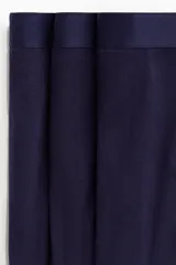 Pack de tres calzoncillos tipo trunk color azul marino, confeccionados en punto elástico con costuras planas, cintura elástica y tecnología Lycra® Xtra Life™.