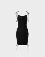 Minivestido negro fruncido con breteles finos y tiras ajustables en los laterales.