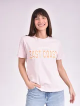 Remera celeste de algodón con estampado de flor y texto "Real View".