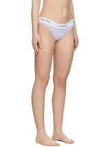 Bombacha clásica Calvin Klein color lila, de algodón elástico, con cobertura trasera moderada, talle medio y cintura elástica con logo.