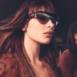 Lentes de sol de acetato con diseño moderno y protección UV.