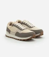 Championes de hombre marca Viko, estilo jogging, color azul marino y negro, con cordones y suela de goma. Confeccionados en material sintético con textura y recortes.