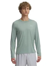Remera deportiva Under Armour de manga larga, color verde agua con logo reflectivo en el pecho.