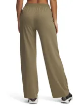 Pantalón de calce holgado color verde oliva, con cintura elástica y bolsillos laterales.