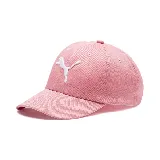 Gorra de béisbol Puma ESS Cat BB color rosa con logo bordado en blanco.