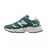 Championes urbanos New Balance modelo 9060, color verde azulado con detalles en blanco, confeccionados en gamuza y malla, con logo "N" característico en los laterales y entresuela con tecnología ABZORB y SBS.