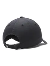 Gorro Under Armour negro con logo UA bordado en blanco.