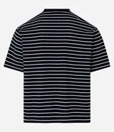 Remera boxy de algodón a rayas blancas y negras, con cuello redondo y mangas cortas.